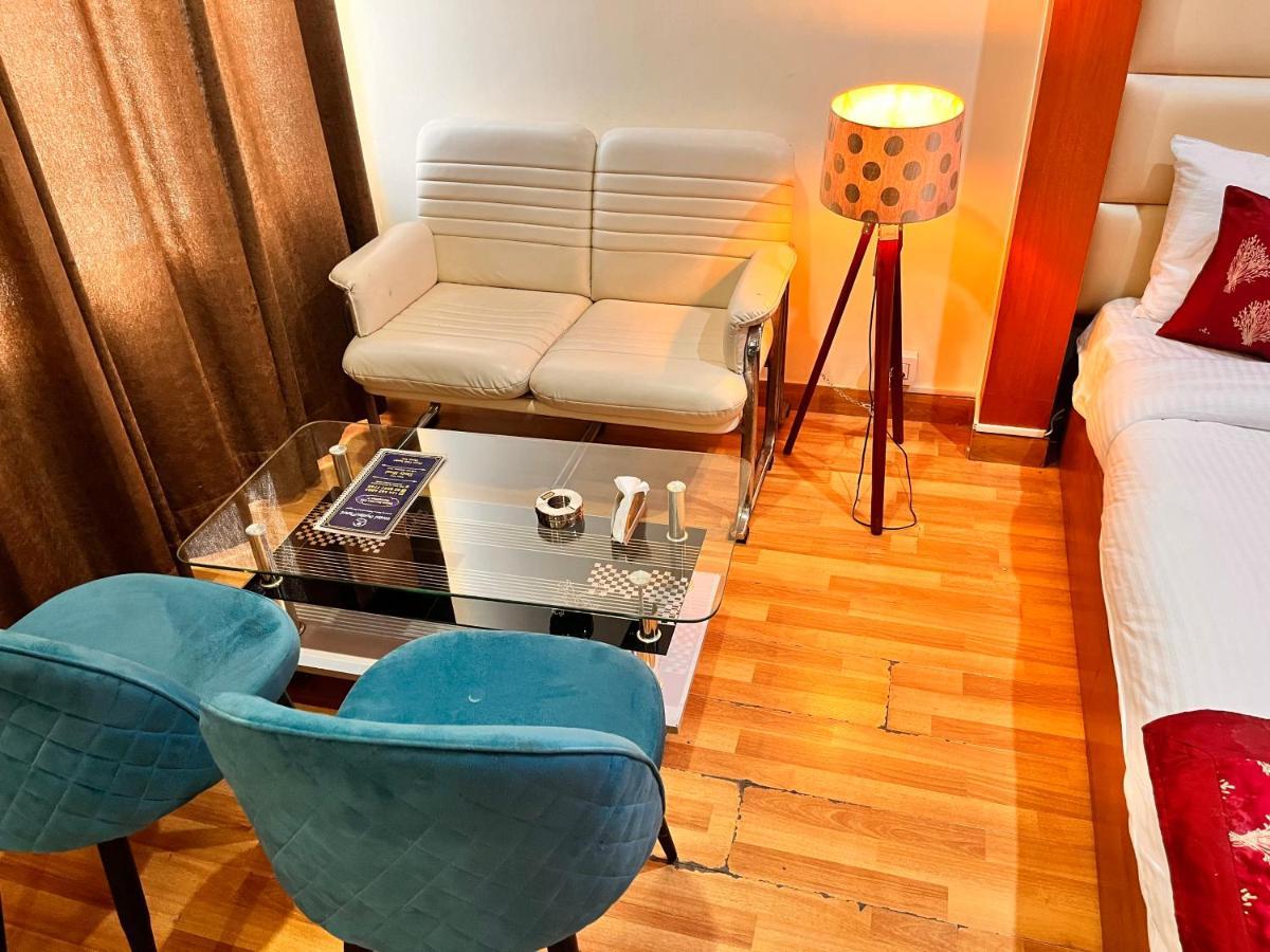 Oyster Pearl I Near Medanta Hospital I Sec-39 I Gurgaon Otel Dış mekan fotoğraf