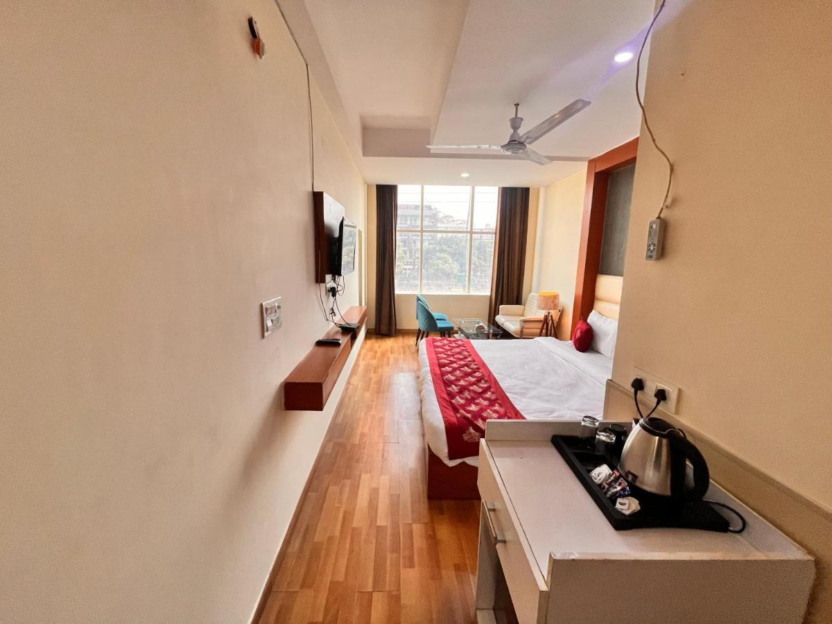 Oyster Pearl I Near Medanta Hospital I Sec-39 I Gurgaon Otel Dış mekan fotoğraf