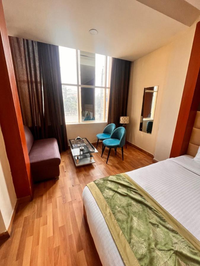Oyster Pearl I Near Medanta Hospital I Sec-39 I Gurgaon Otel Dış mekan fotoğraf
