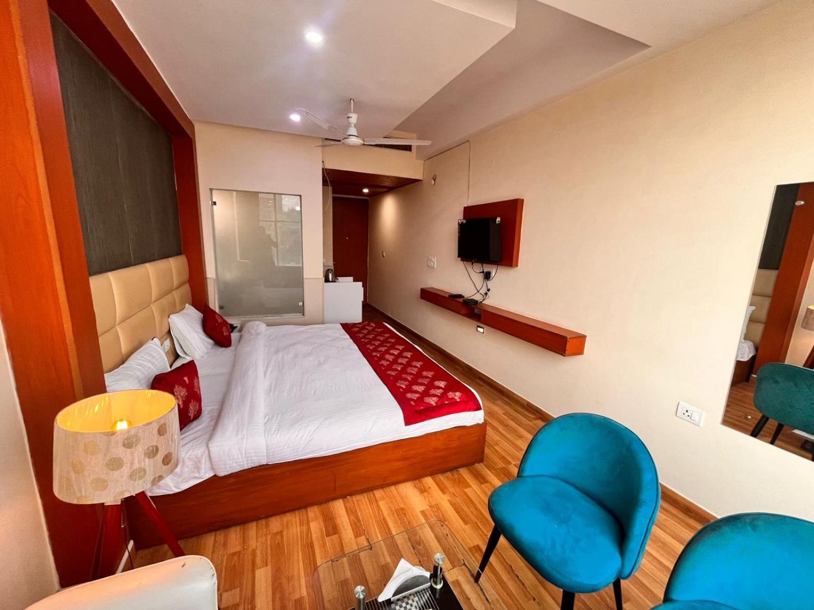 Oyster Pearl I Near Medanta Hospital I Sec-39 I Gurgaon Otel Dış mekan fotoğraf
